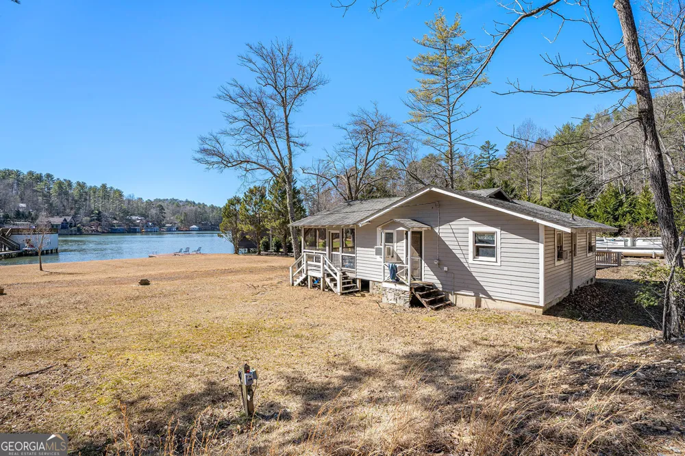 5622 Murray Cove RD Tiger, GA 30576