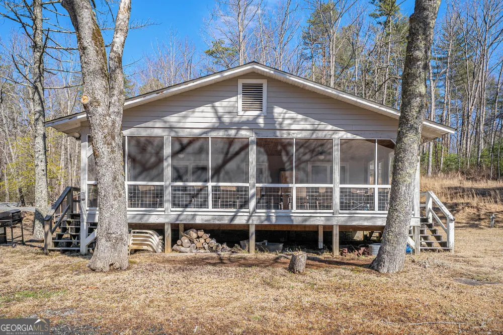 5622 Murray Cove RD Tiger, GA 30576