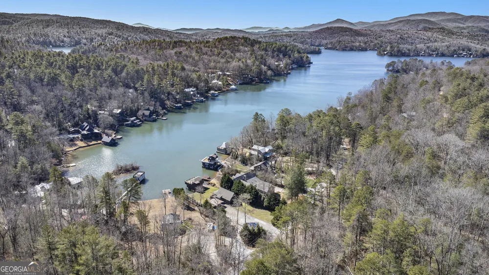 5622 Murray Cove RD Tiger, GA 30576