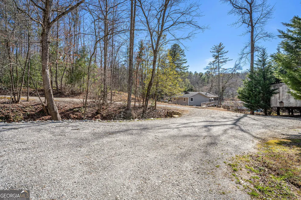 5622 Murray Cove RD Tiger, GA 30576