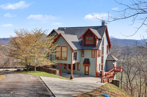 1613 Clark DR