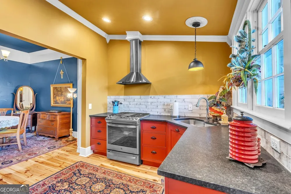 528 E Jones ST Savannah, GA 31401