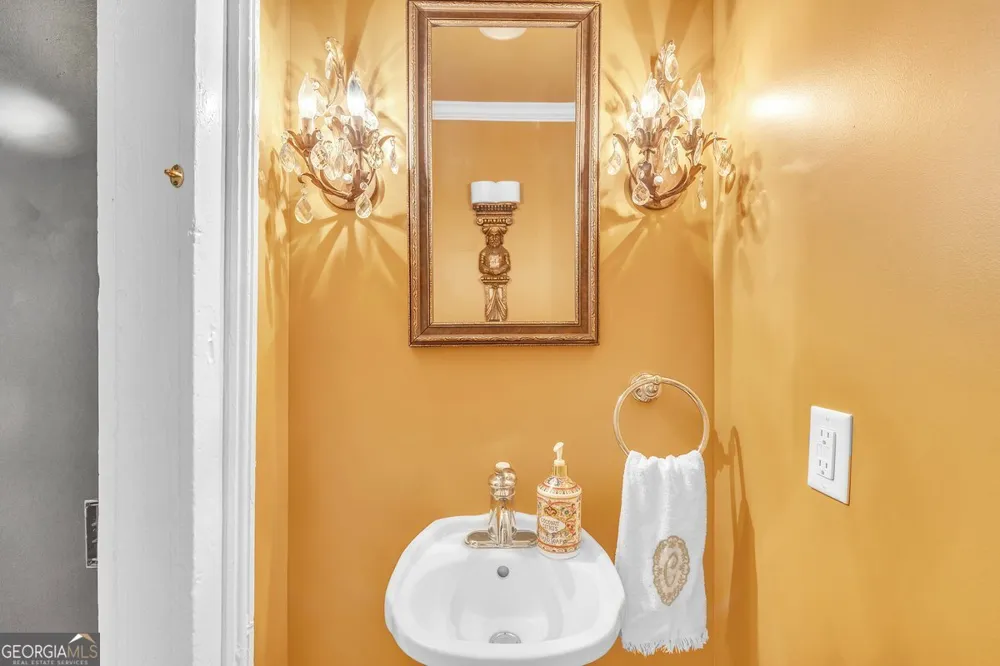 528 E Jones ST Savannah, GA 31401