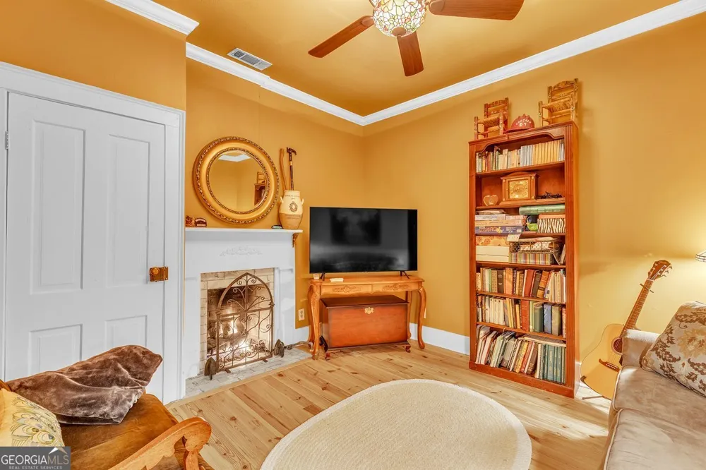 528 E Jones ST Savannah, GA 31401