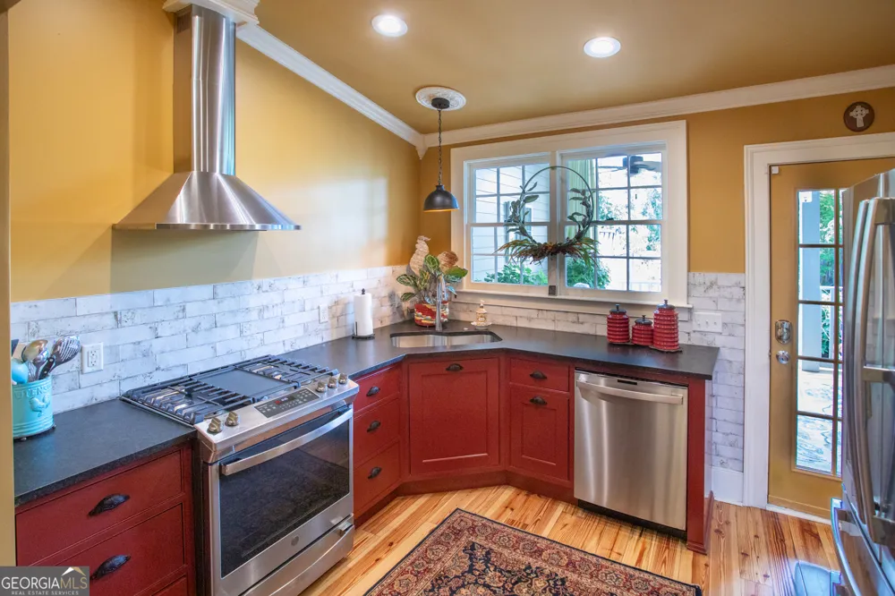 528 E Jones ST Savannah, GA 31401