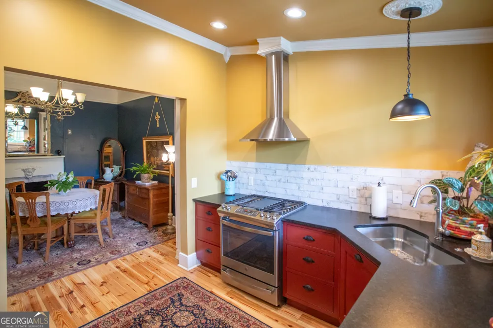 528 E Jones ST Savannah, GA 31401