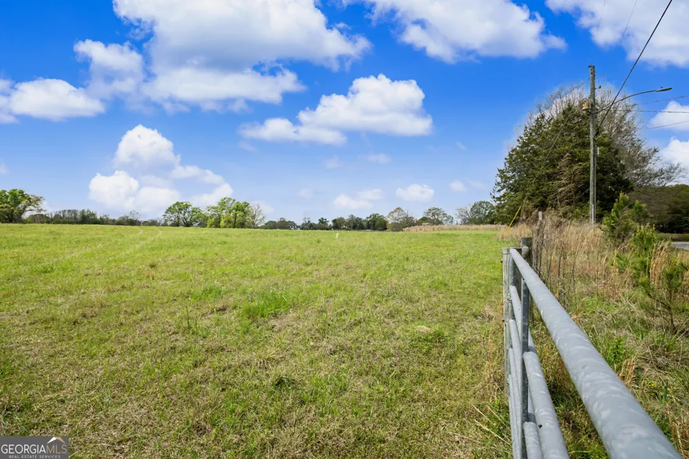 242 McCrary RD Molena, GA 30258