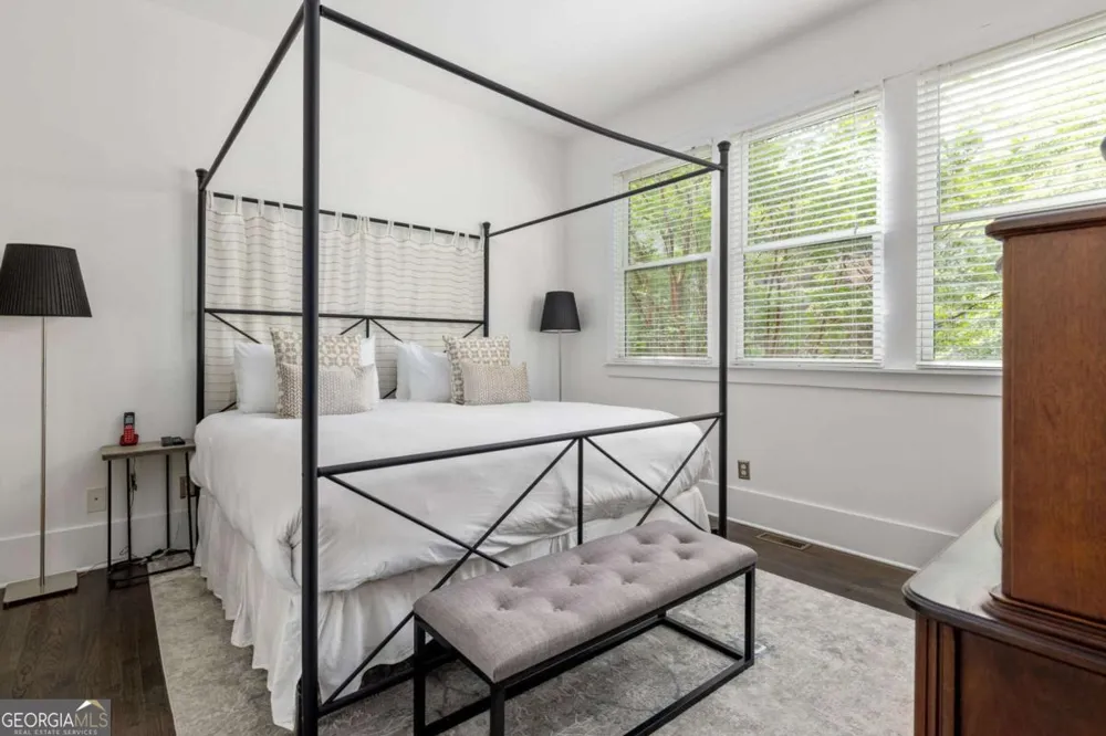 9121 Selborne LN Chattahoochee Hills, GA 30268