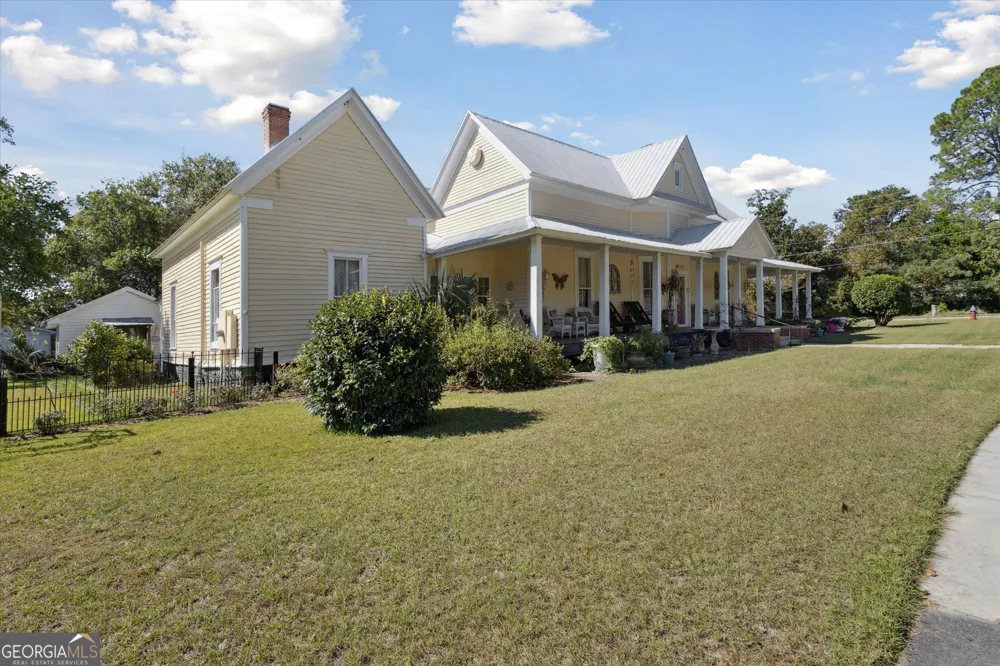 610 W Liberty ST Claxton, GA 30417