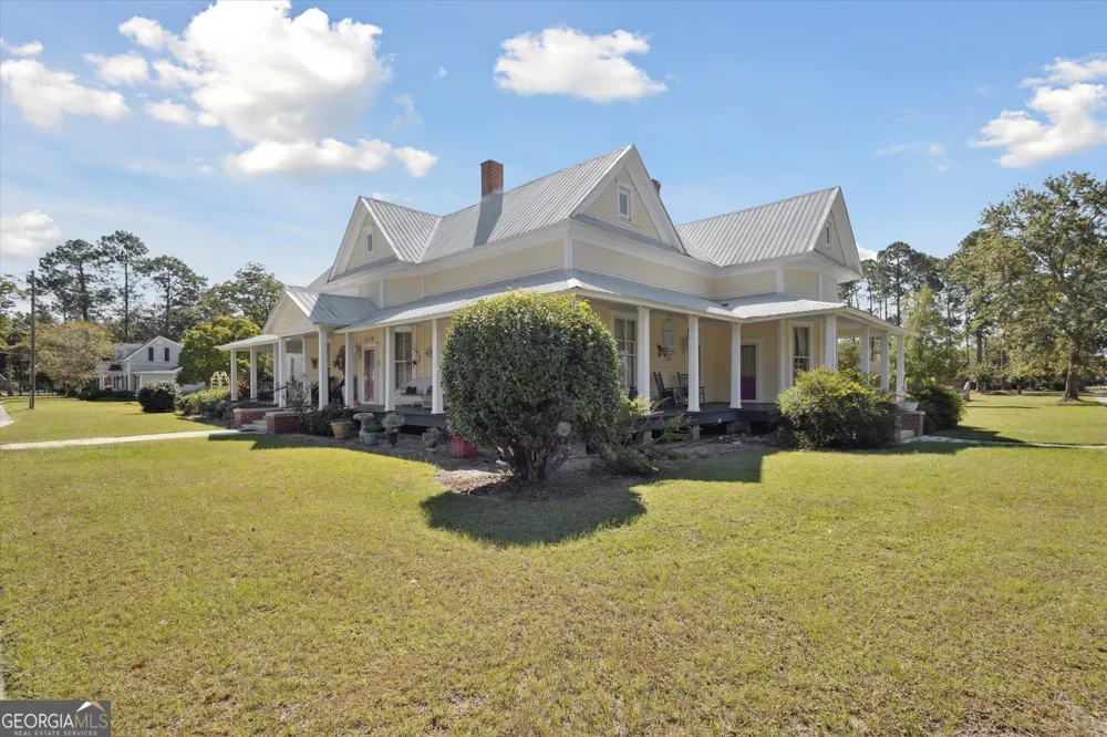 610 W Liberty ST Claxton, GA 30417