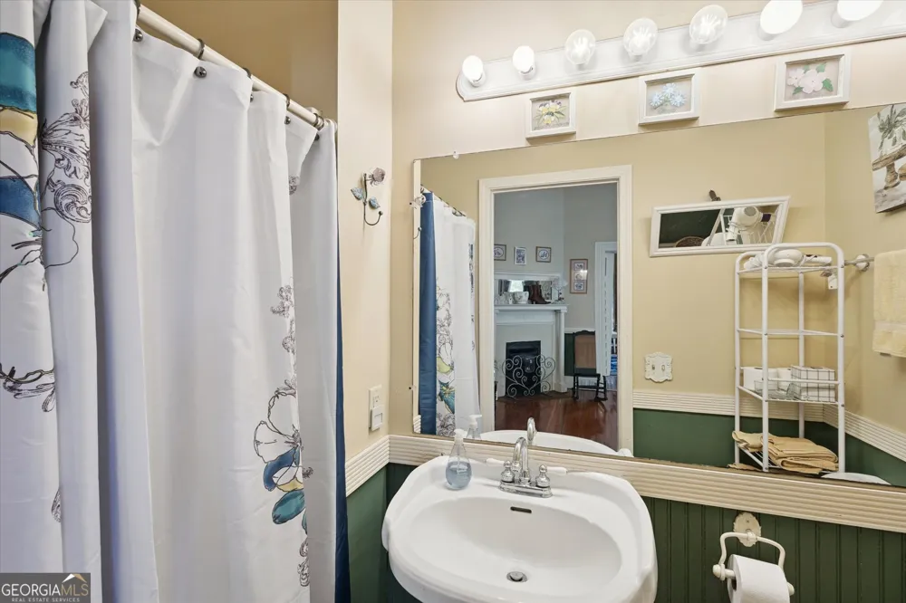 610 W Liberty ST Claxton, GA 30417
