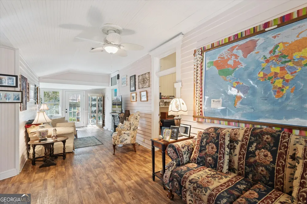 610 W Liberty ST Claxton, GA 30417