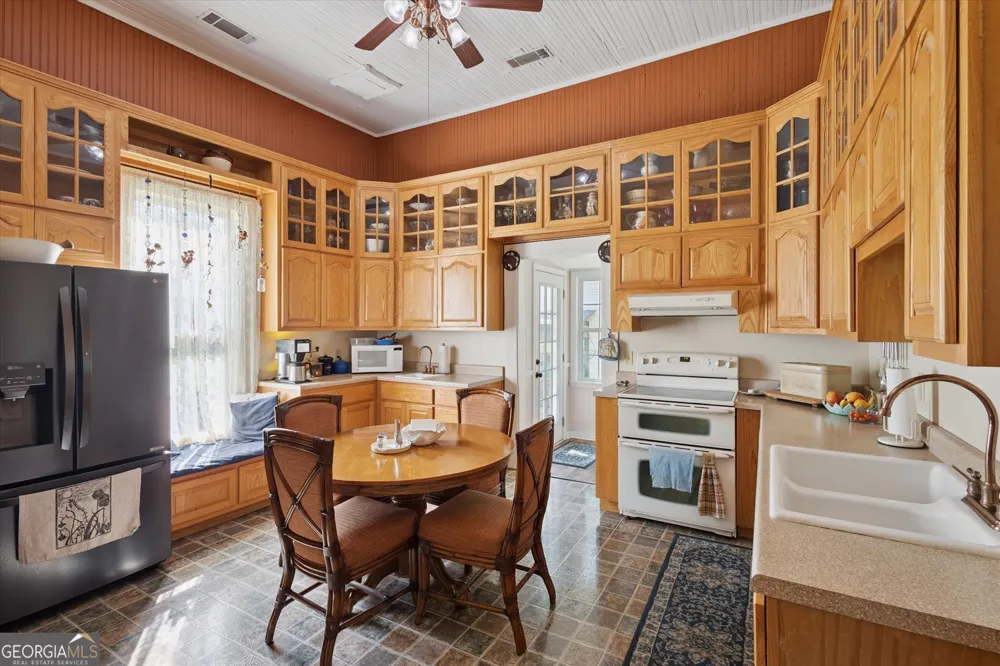 610 W Liberty ST Claxton, GA 30417