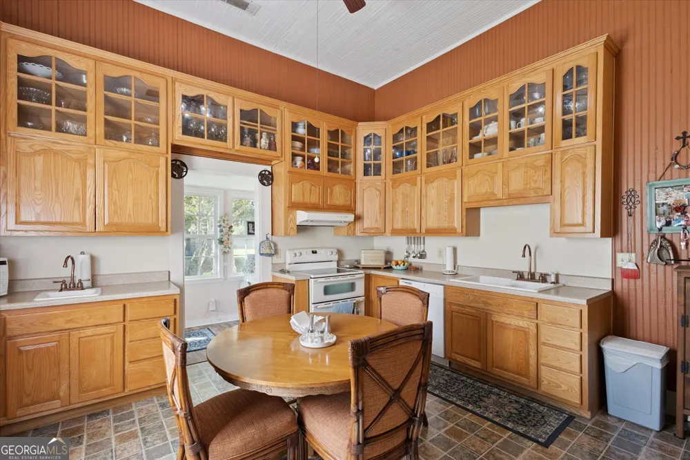 610 W Liberty ST Claxton, GA 30417