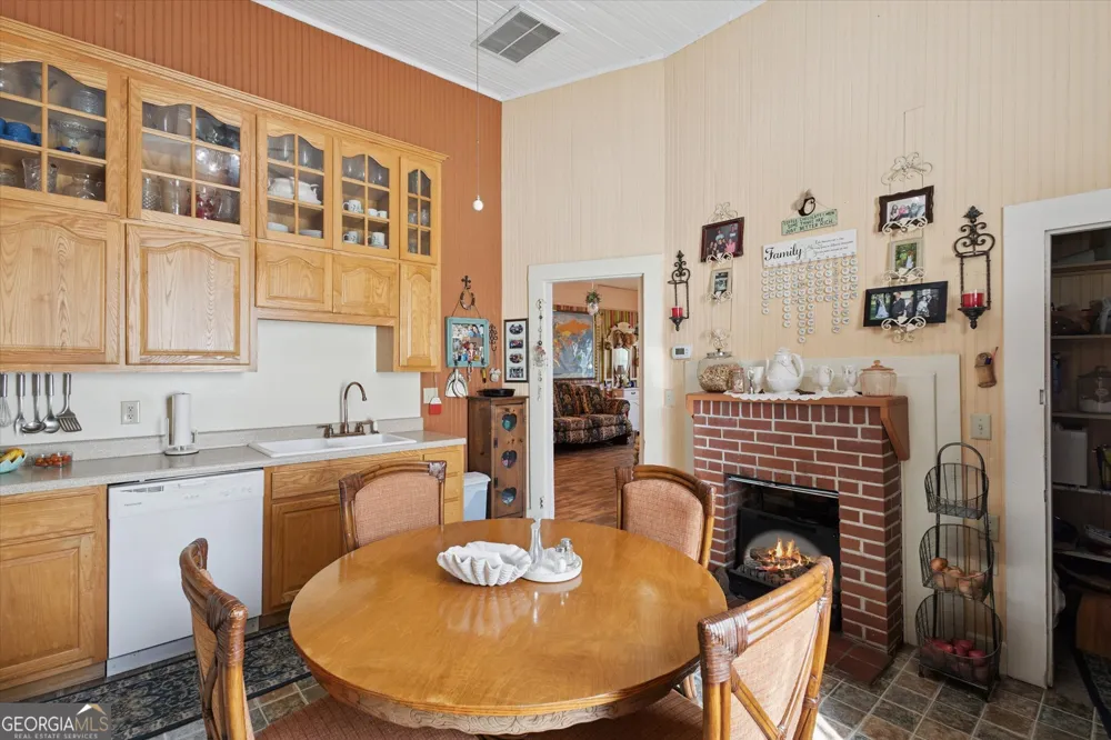 610 W Liberty ST Claxton, GA 30417