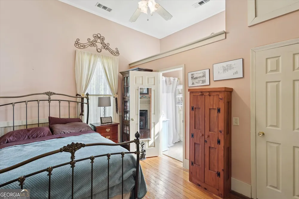 610 W Liberty ST Claxton, GA 30417