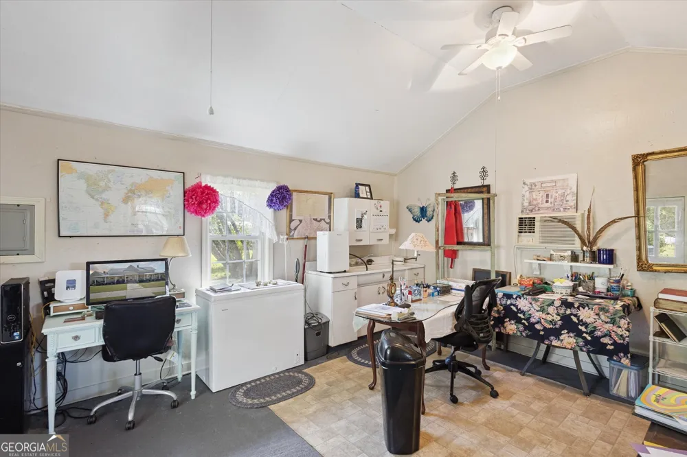 610 W Liberty ST Claxton, GA 30417