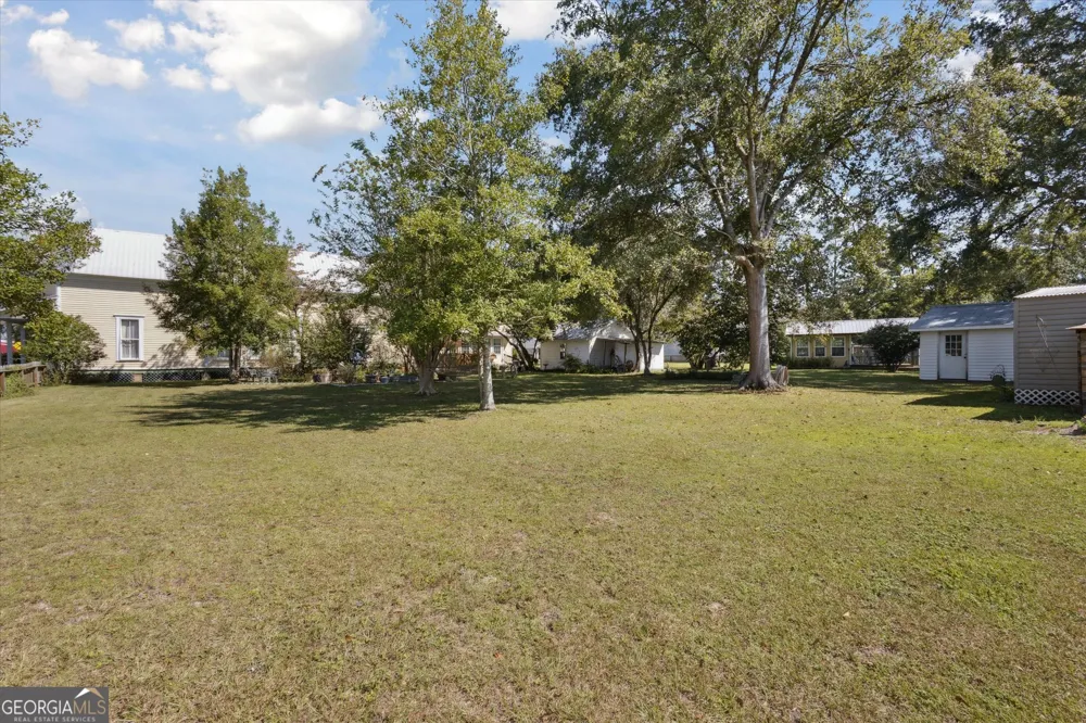 610 W Liberty ST Claxton, GA 30417