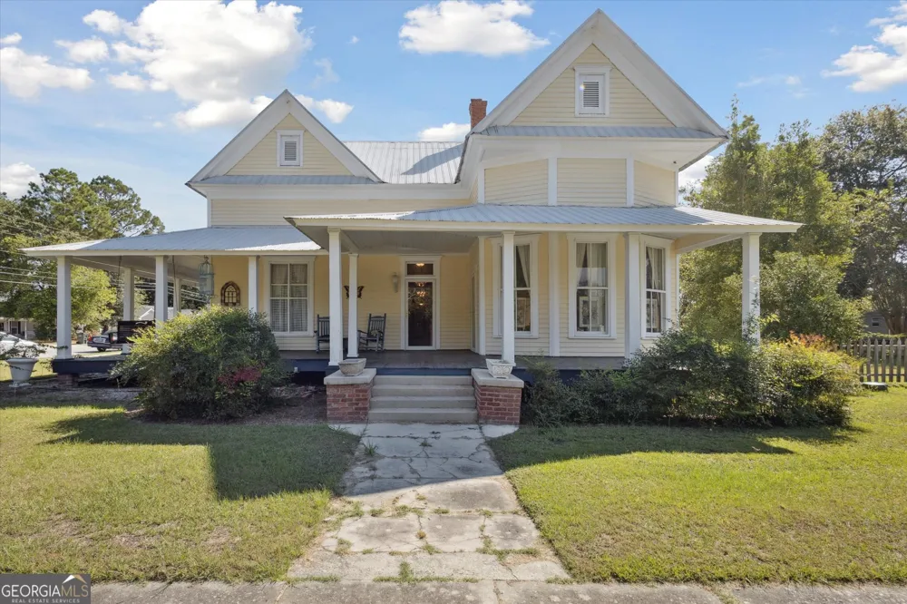 610 W Liberty ST Claxton, GA 30417