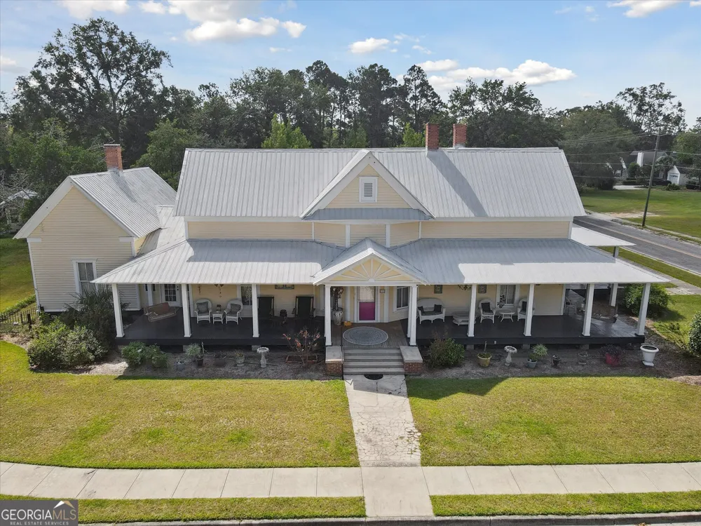 610 W Liberty ST Claxton, GA 30417