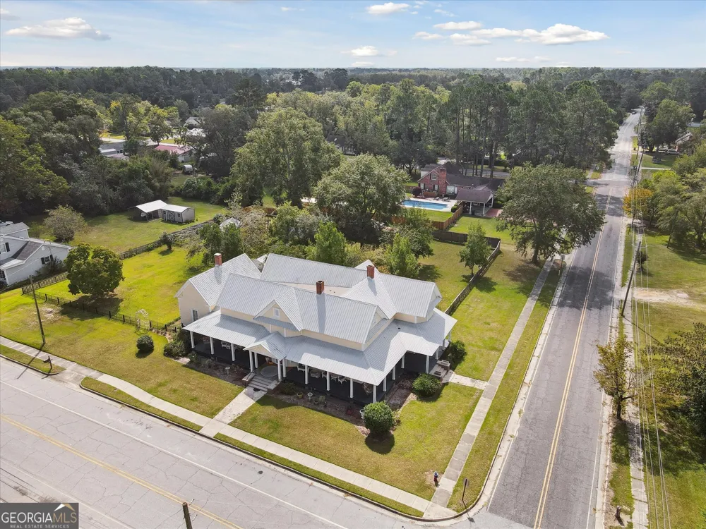 610 W Liberty ST Claxton, GA 30417