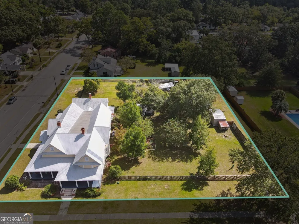 610 W Liberty ST Claxton, GA 30417