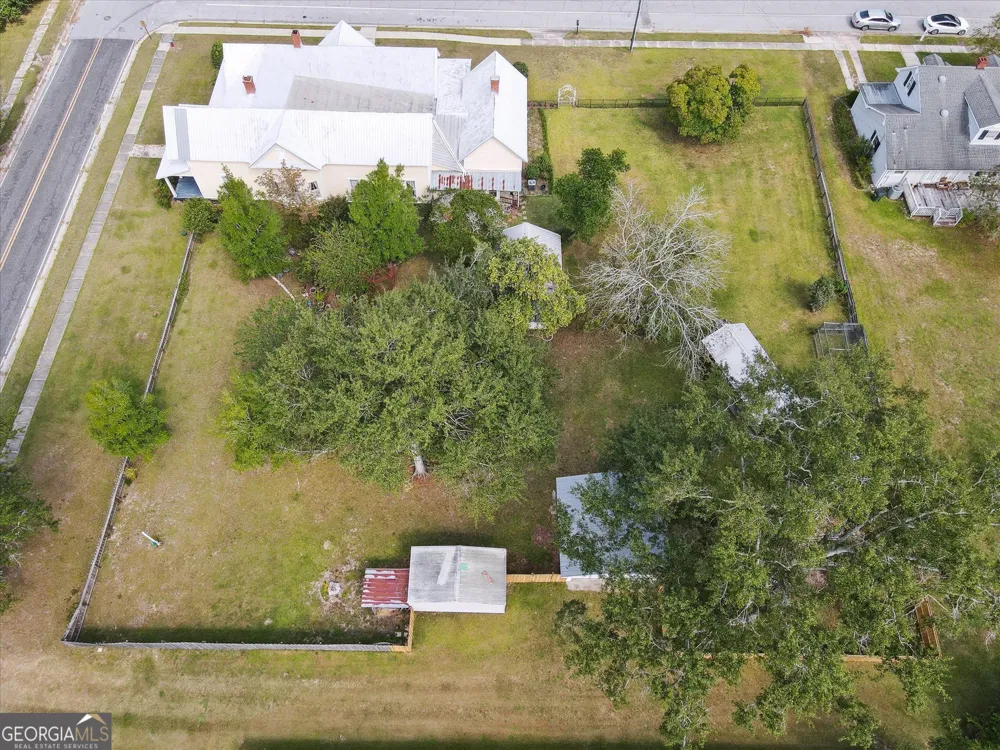 610 W Liberty ST Claxton, GA 30417