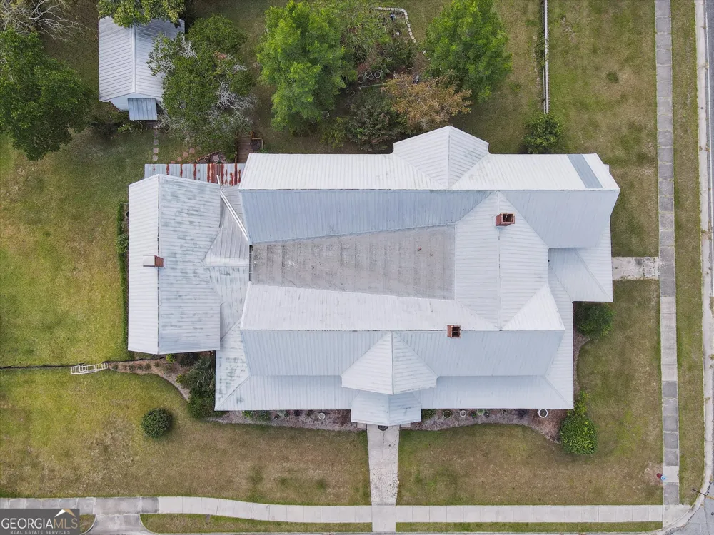 610 W Liberty ST Claxton, GA 30417