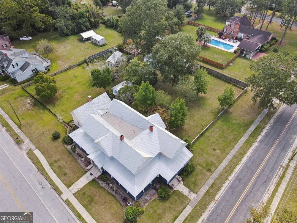 610 W Liberty ST Claxton, GA 30417