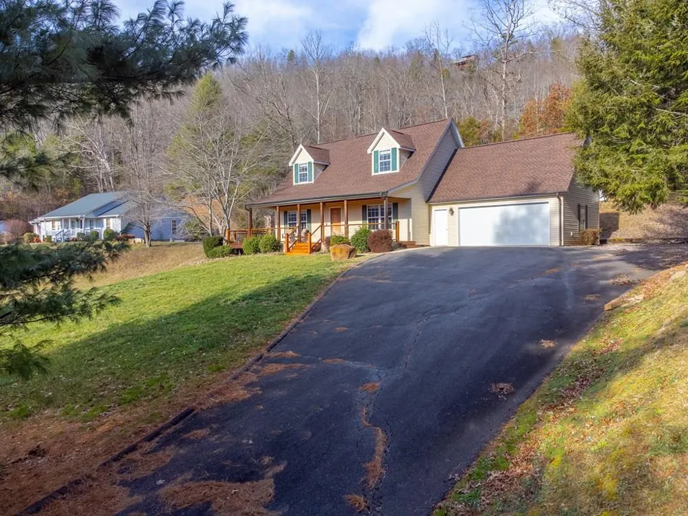 Rock Field Way Sylva, NC 28779
