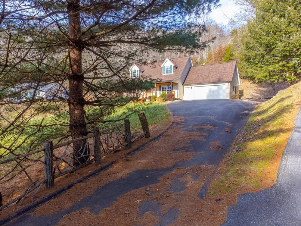 Rock Field Way Sylva, NC 28779