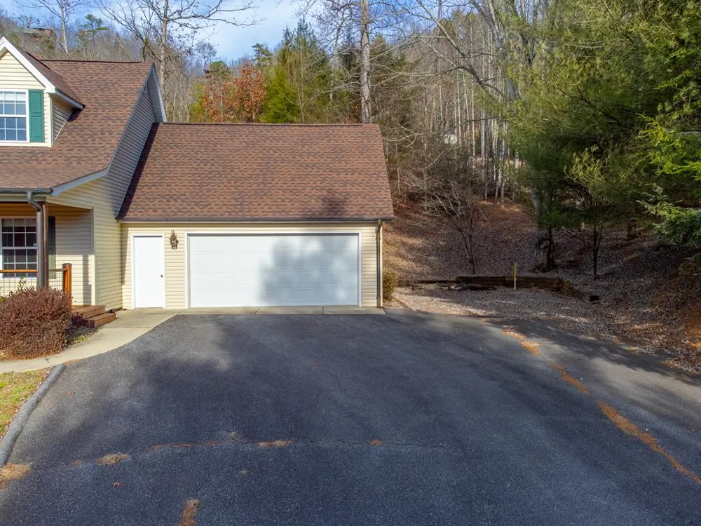 Rock Field Way Sylva, NC 28779