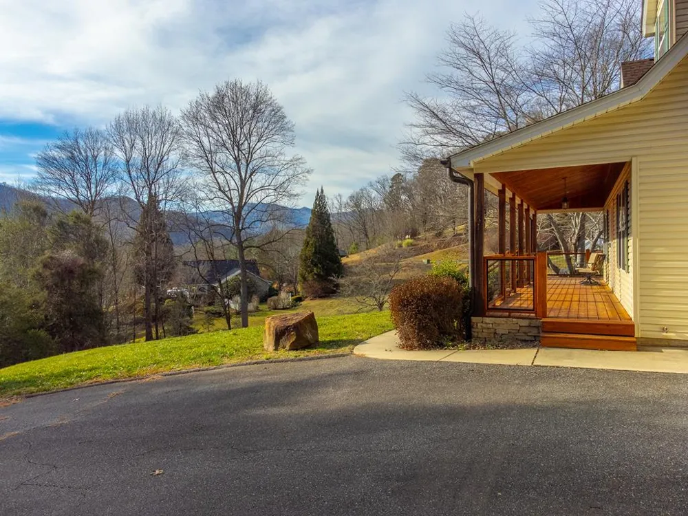 Rock Field Way Sylva, NC 28779