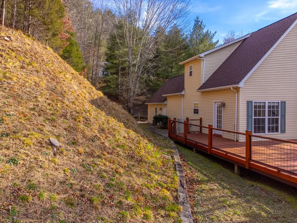 Rock Field Way Sylva, NC 28779