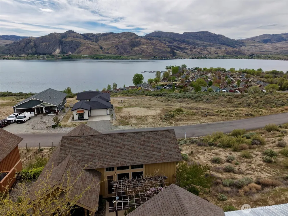 122 Village Way Oroville, WA 98844
