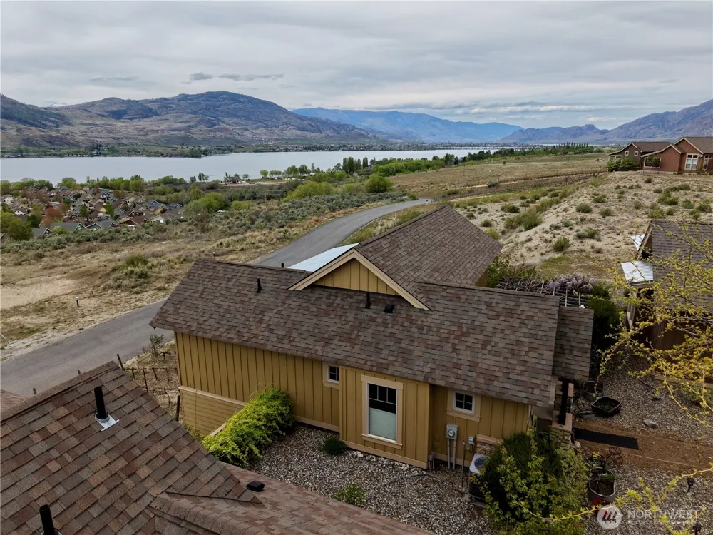122 Village Way Oroville, WA 98844