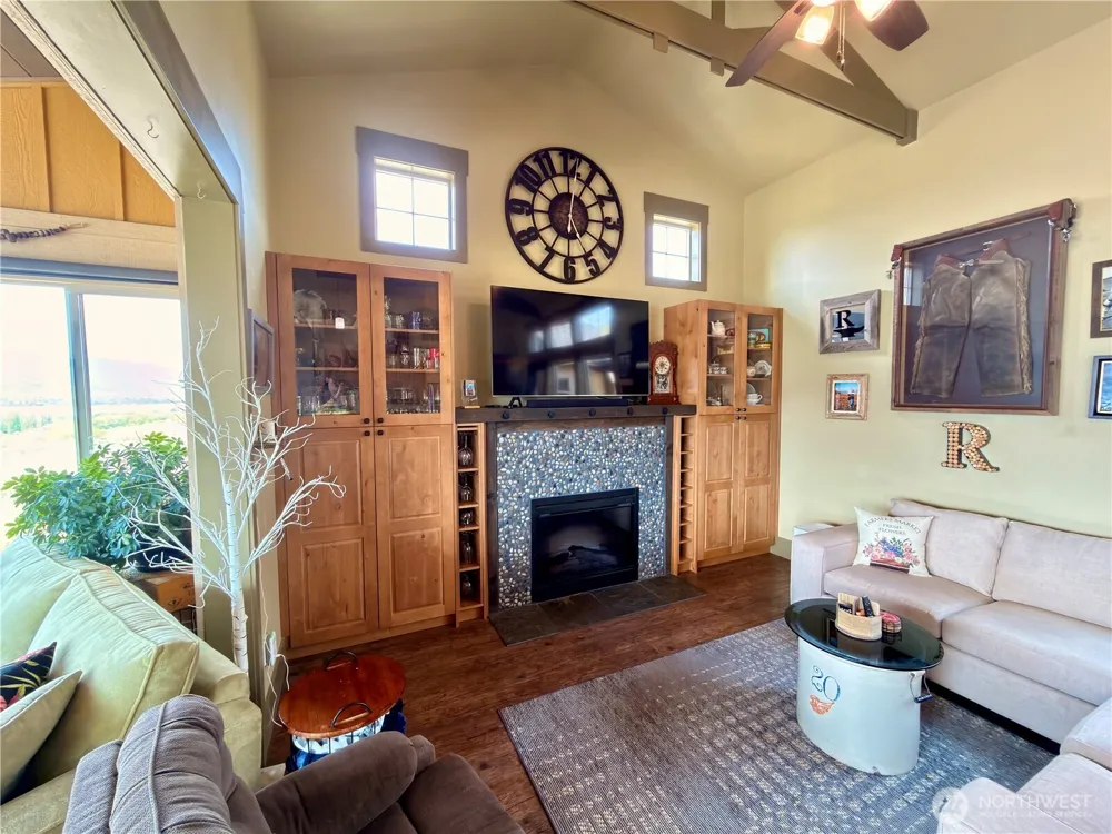 122 Village Way Oroville, WA 98844