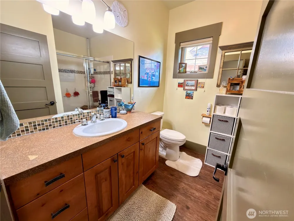 122 Village Way Oroville, WA 98844