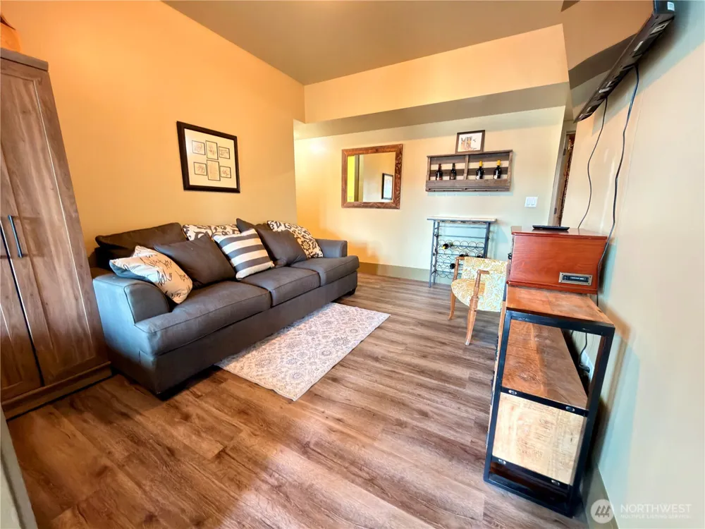 122 Village Way Oroville, WA 98844