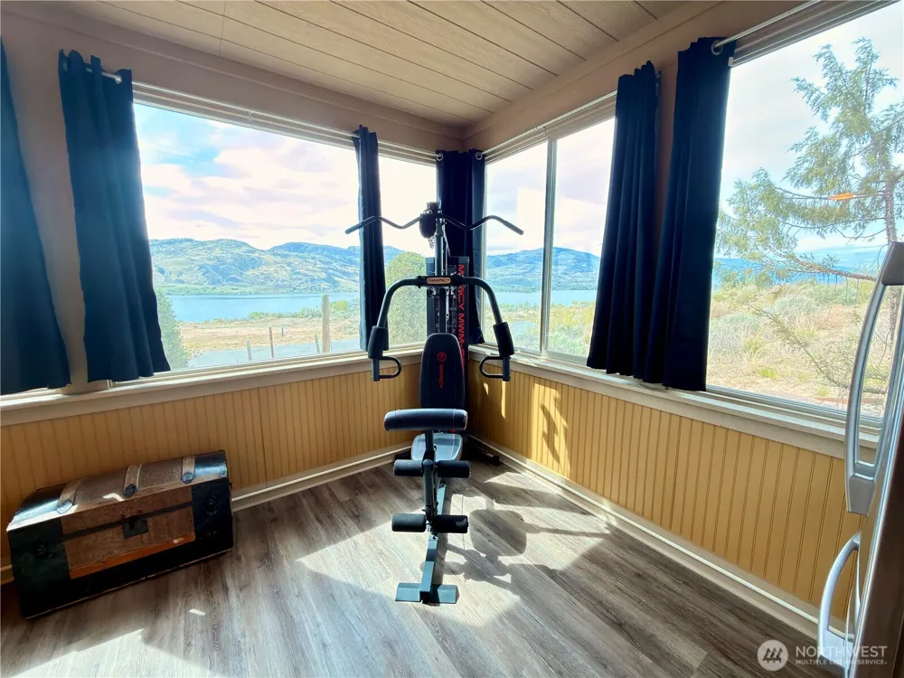 122 Village Way Oroville, WA 98844