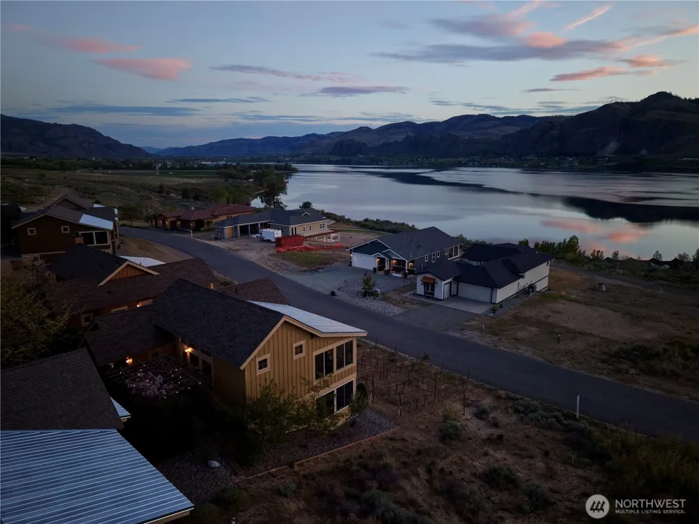 122 Village Way Oroville, WA 98844