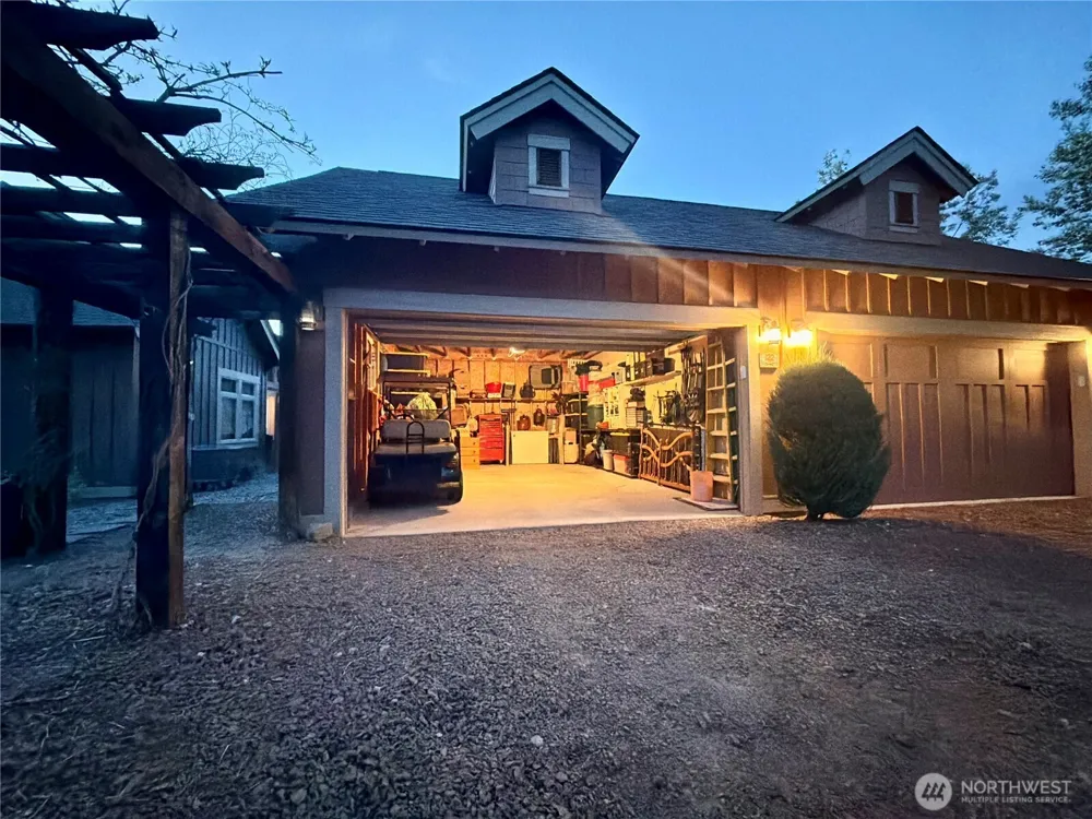 122 Village Way Oroville, WA 98844