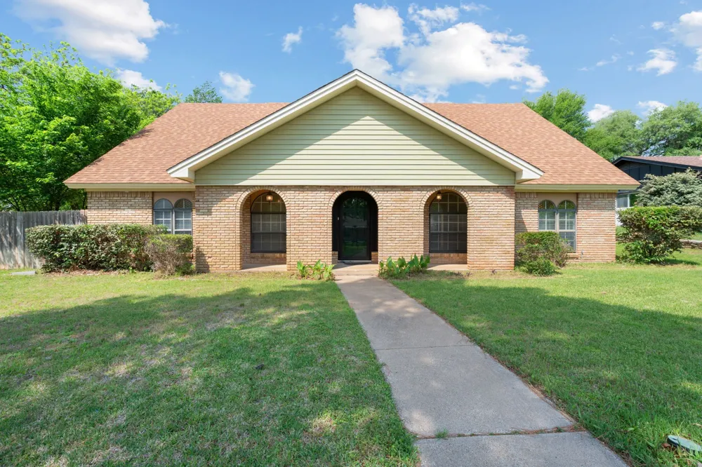 1602 Wagon Wheel Trail Pantego, TX 76013