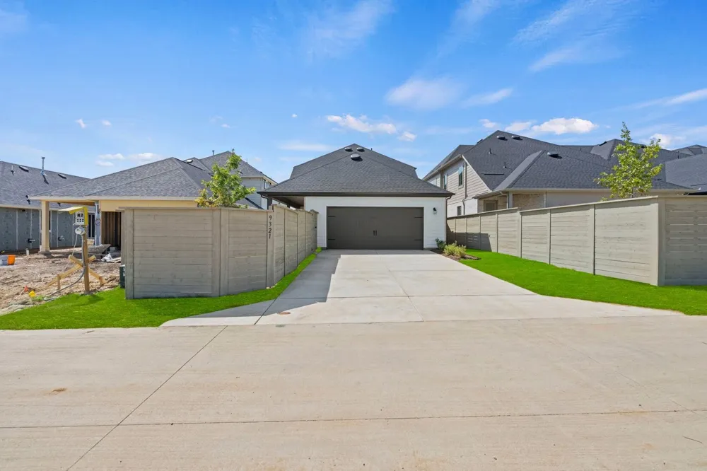 9321 Rolling Meadow Way Denton, TX 76207