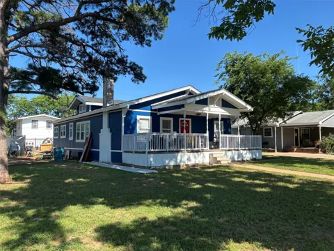 200 S Hillcrest Avenue