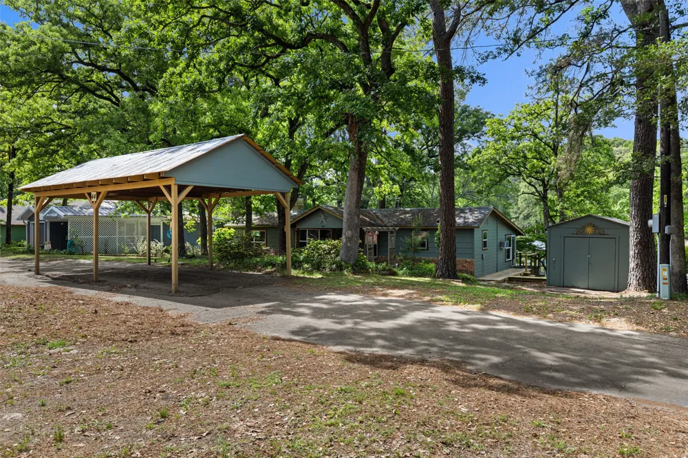 646 County Road 3235 Quitman, TX 75783