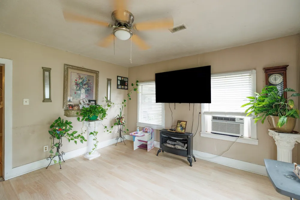 308 W 5th Street Coleman, TX 76834
