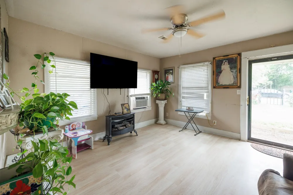 308 W 5th Street Coleman, TX 76834