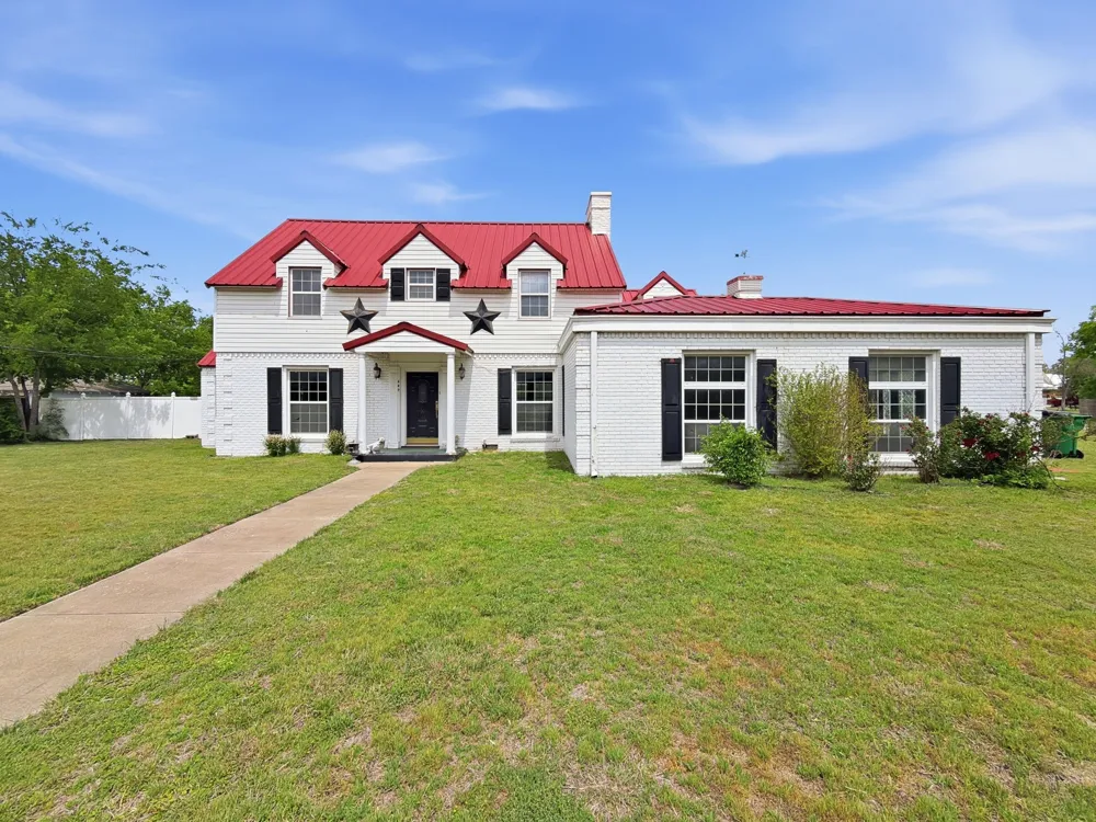 609 E Main Street Hamilton, TX 76531