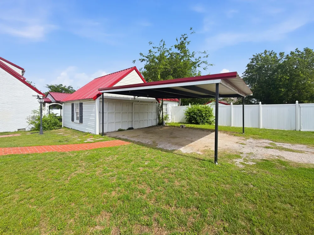 609 E Main Street Hamilton, TX 76531